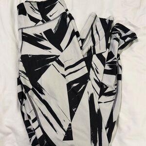 Nike Monochrome Abstract Leggings